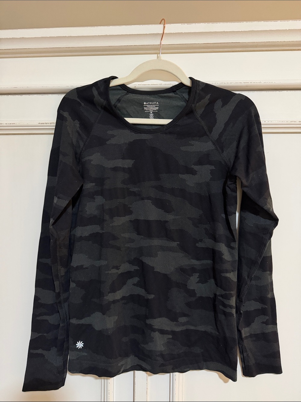 Athleta long sleeve Camo Shirt size Medium Great condition